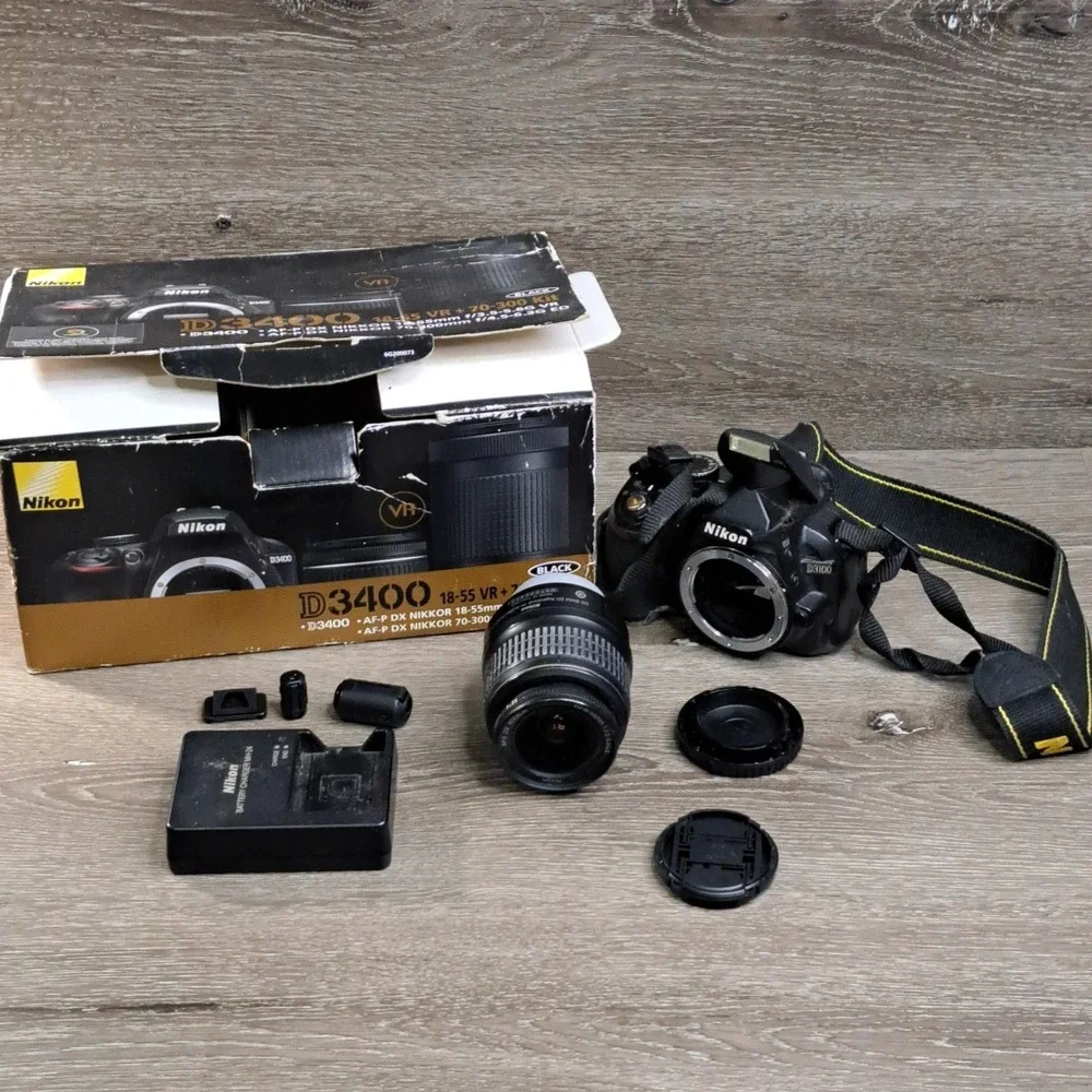 Nikon D3100 DSLR Camera Black 18-55mm Lens MH-24 Charger Bundle Tested